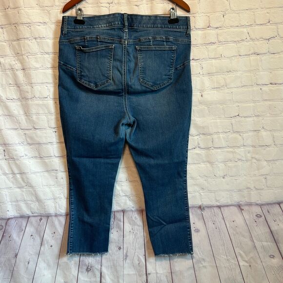 Torrid Womens 16R Bombshell Skinny Jeans Dark Wash Denim Pull On Bottoms Blue - Picture 2 of 8